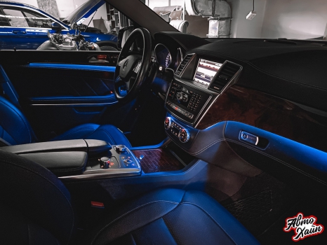 Mercedes-Benz GL-Class. Контурная подсветка салона_3