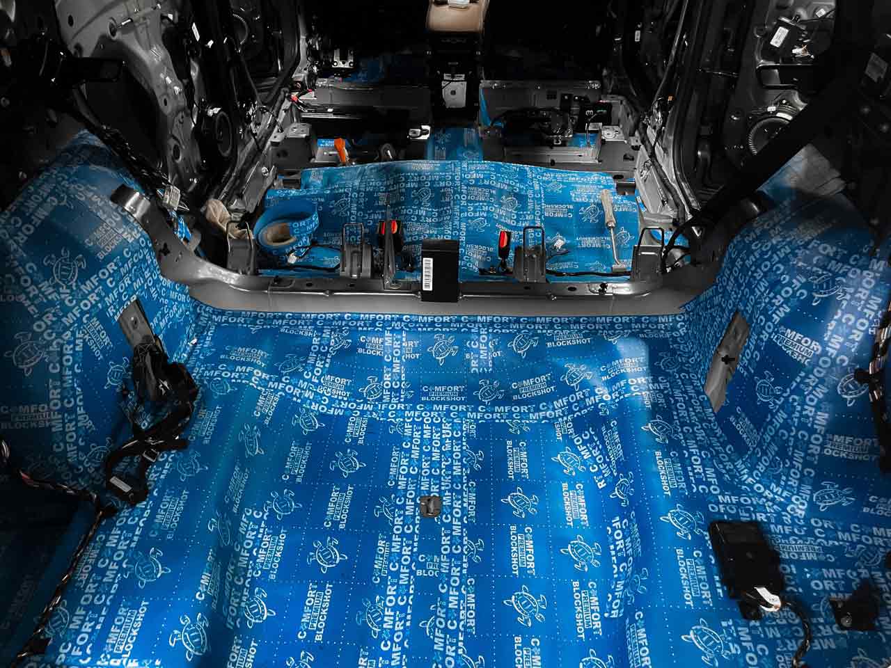 шумоизоляция geely